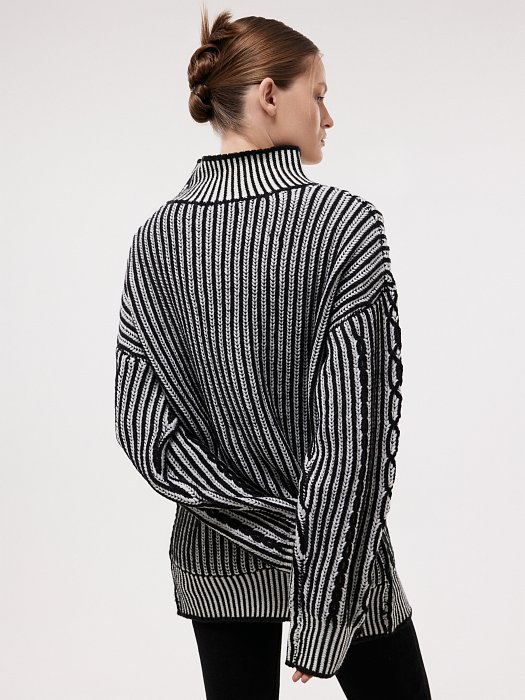 Фактурный свитер с шерстью: фото №4