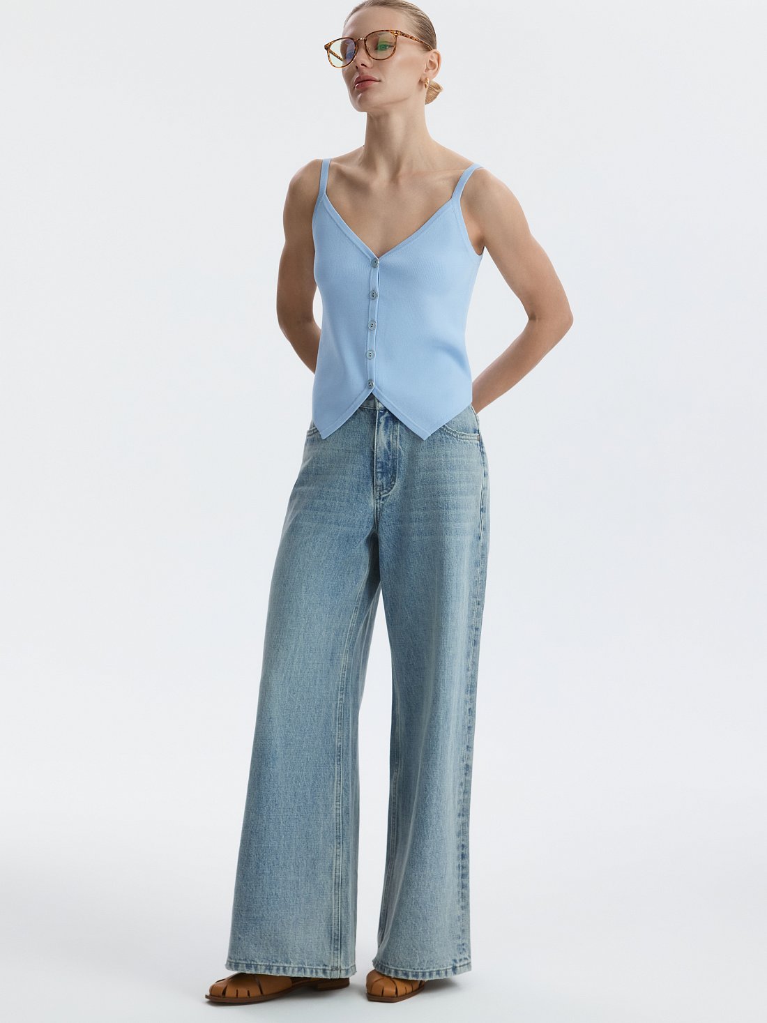 Вязаный топ на бретелях: фото №1