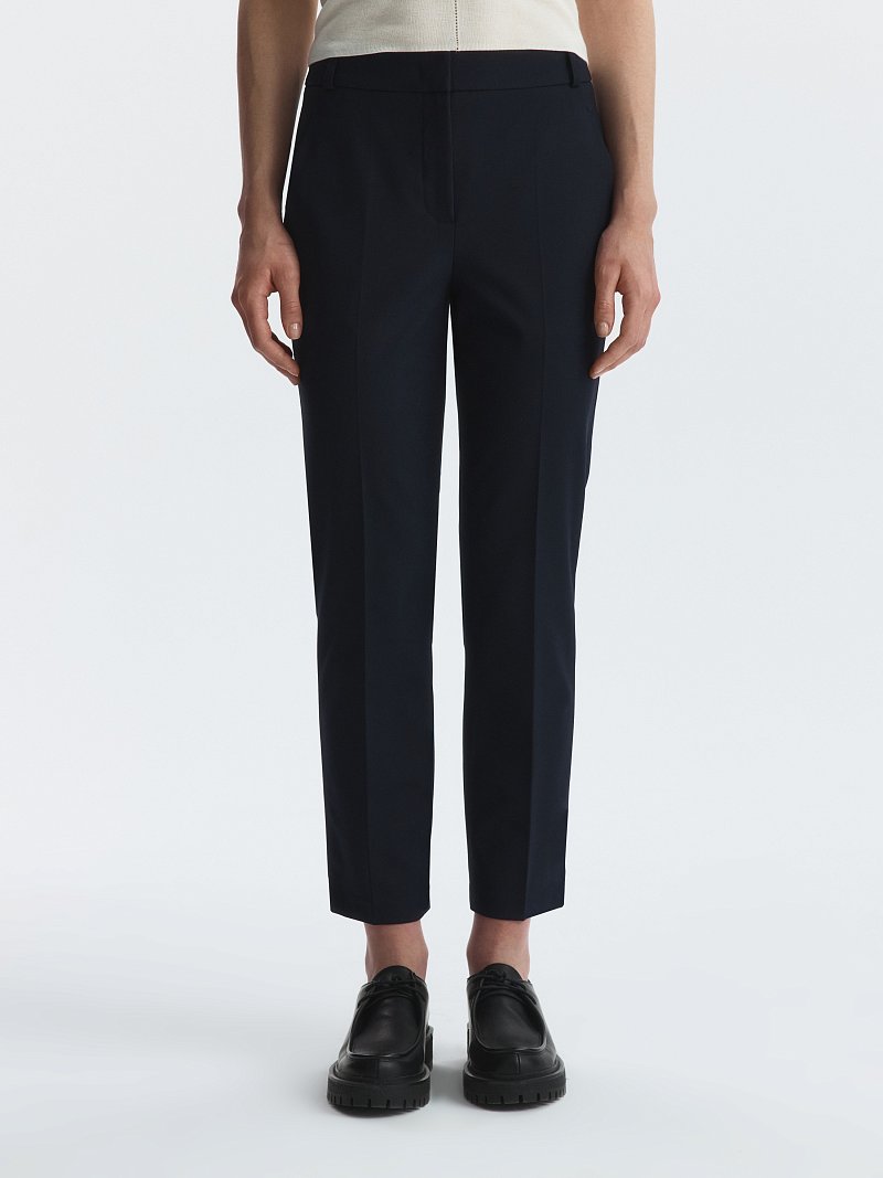 Укороченные зауженные брюки