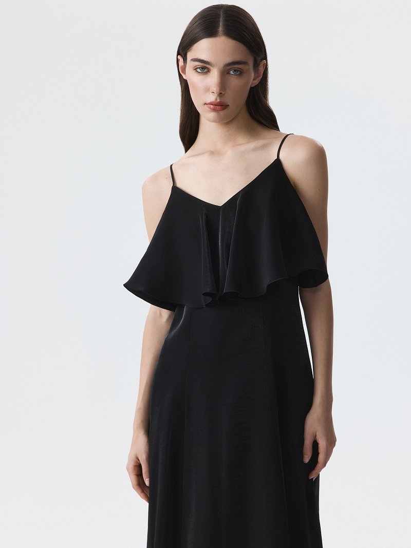 Атласное платье с воланами