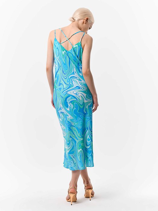 Атласное платье на бретелях: фото №4