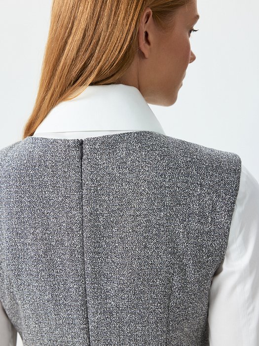 Трикотажное платье с асимметричной юбкой: фото №5