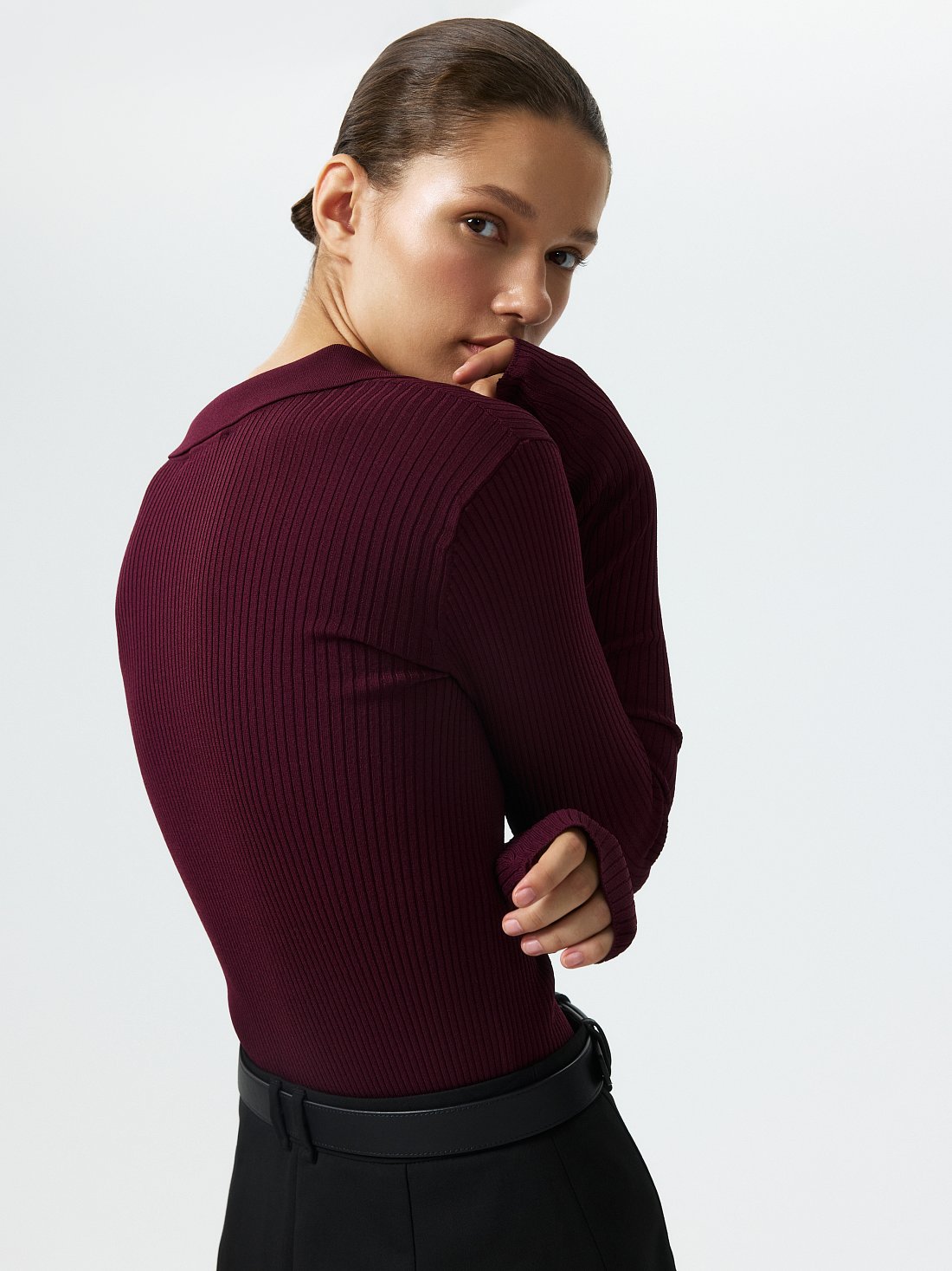 Лонгслив с V-вырезом: фото №1