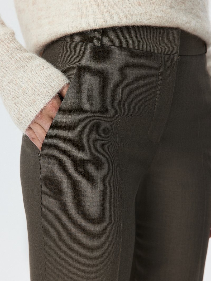 Зауженные укороченные брюки