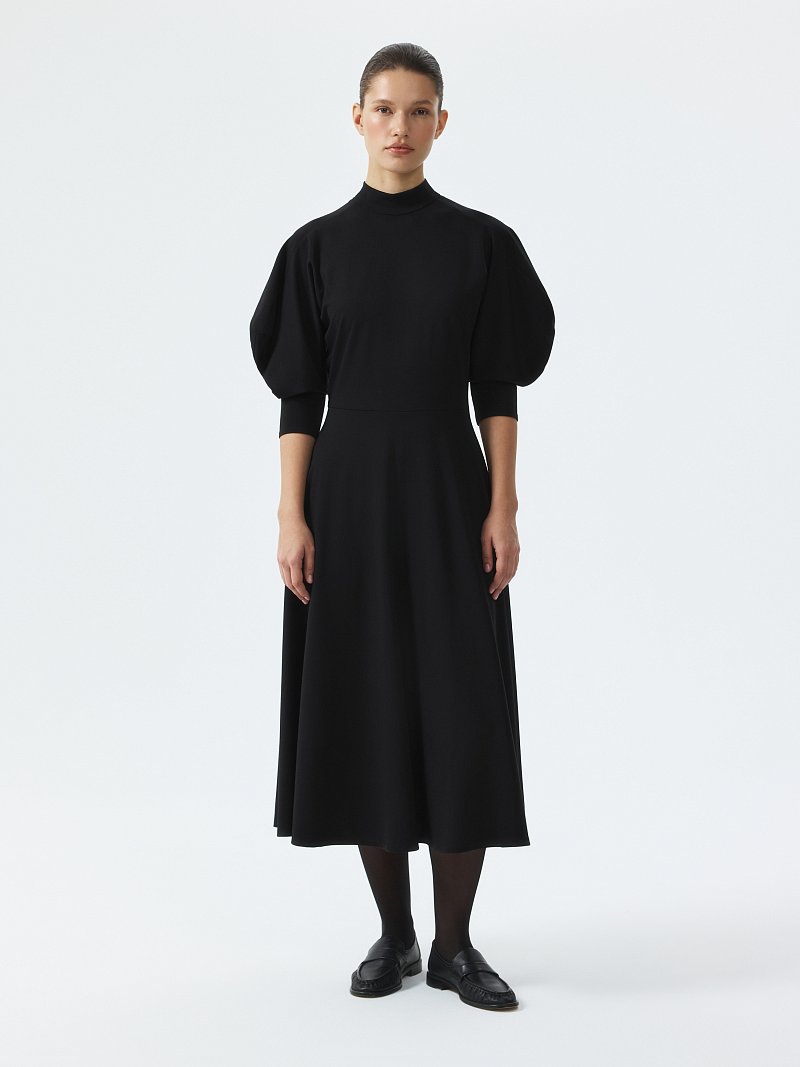 Расклешенное платье из трикотажа