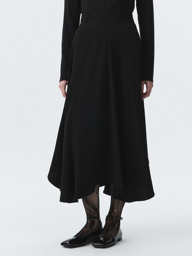 Расклешенная асимметричная юбка