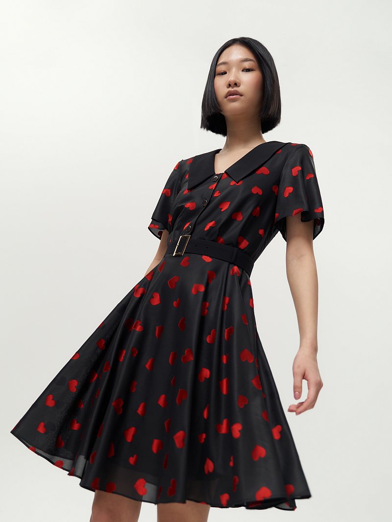 Платье с поясом