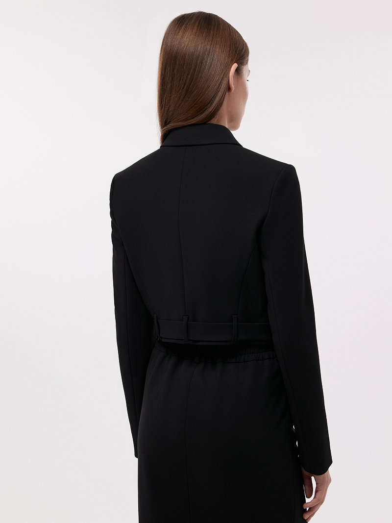 Укороченный жакет на кнопках