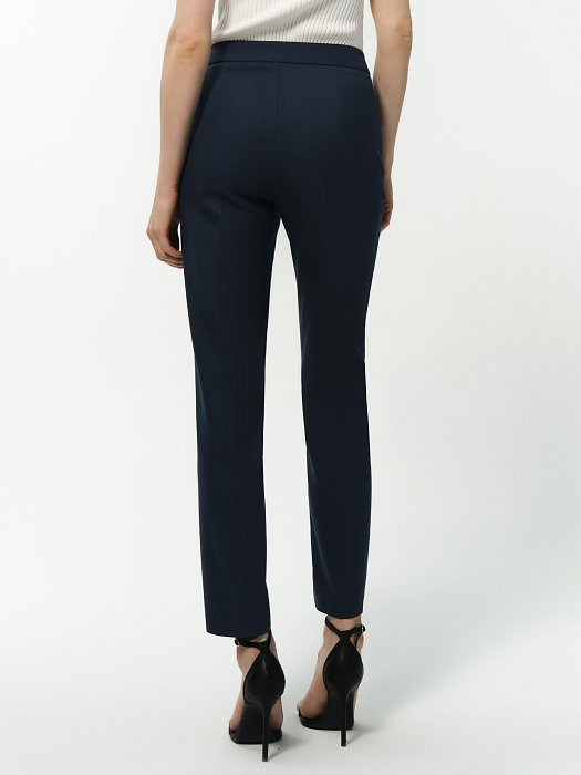 Зауженные брюки со стрелками: фото №5