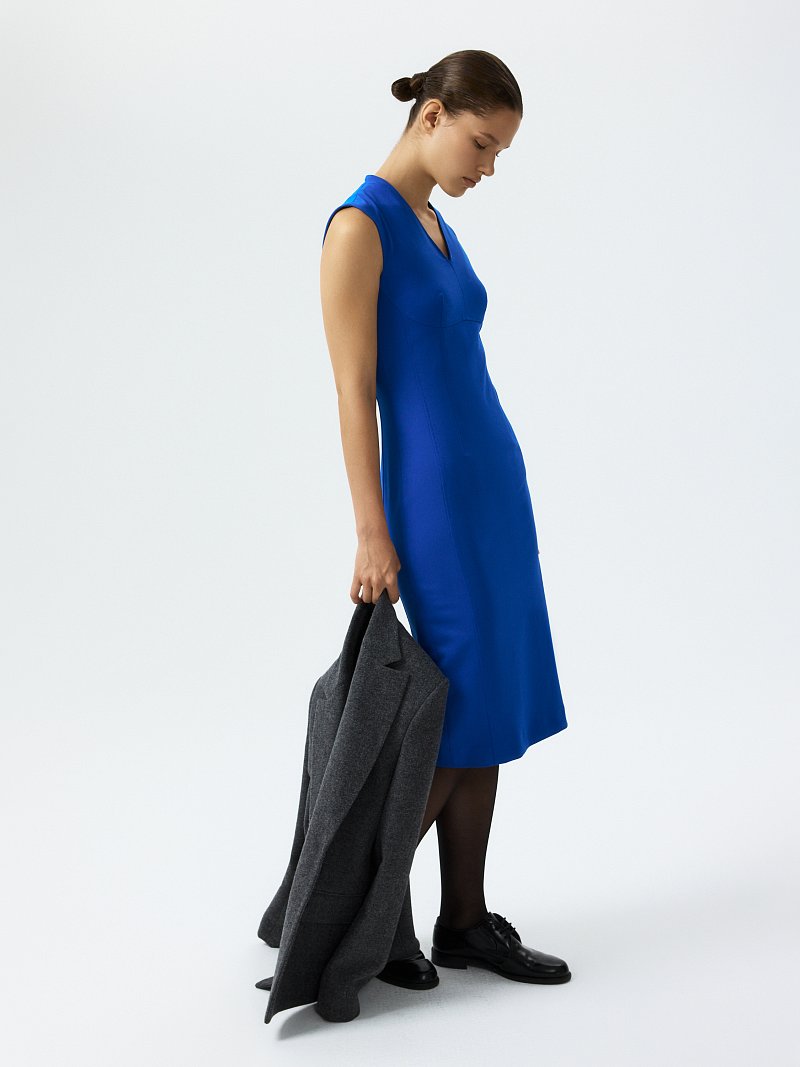 Платье-футляр с акцентным лифом