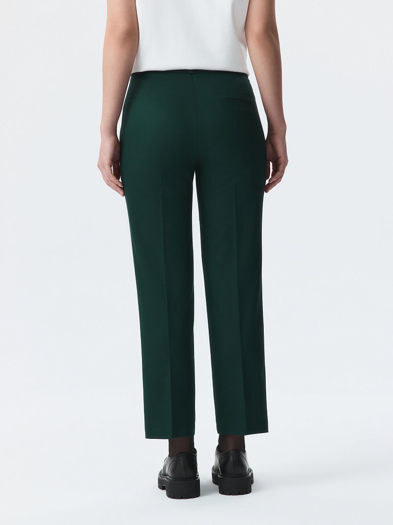 Зауженные брюки со стрелками