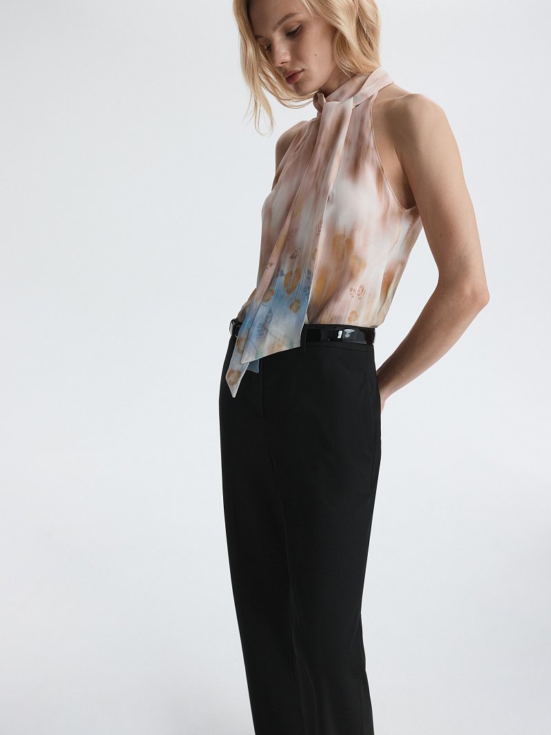 Прямые костюмные брюки