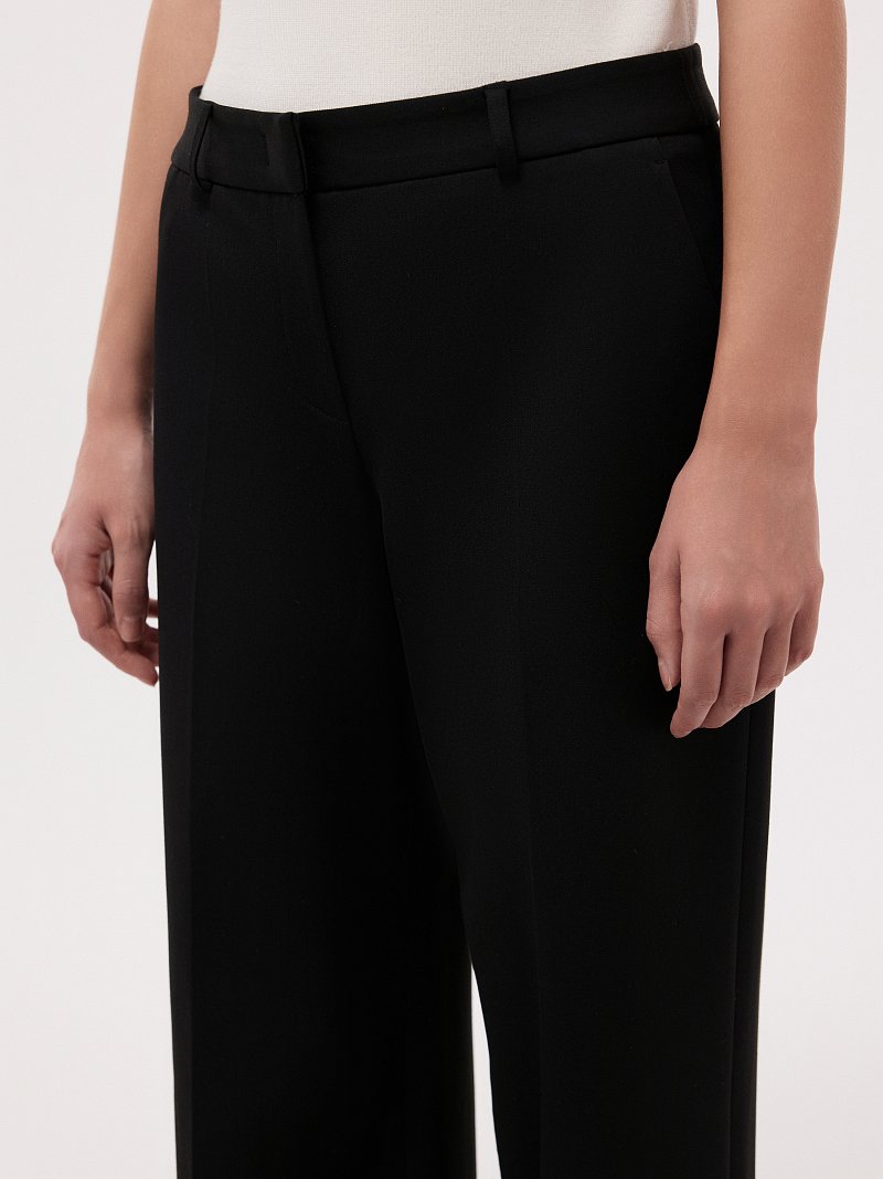 Прямые брюки со стрелками