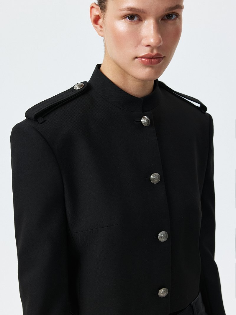 Укороченный жакет со стойкой