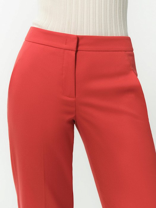 Зауженные брюки со стрелками: фото №3