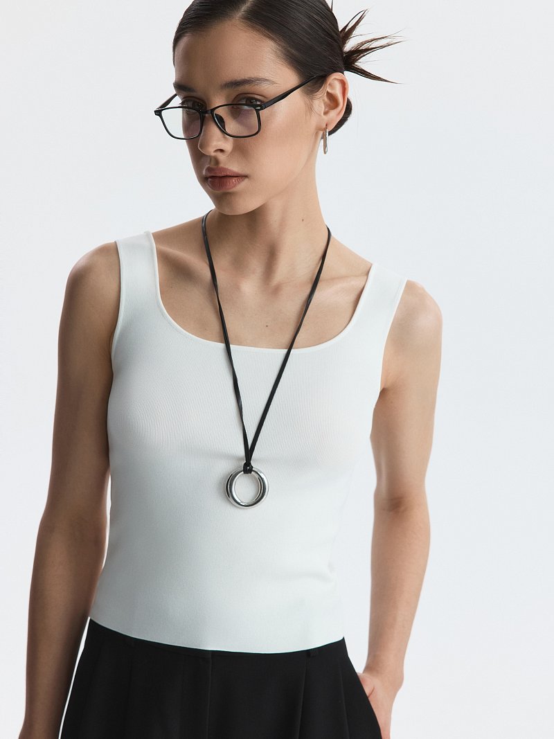 Топ с квадратным вырезом