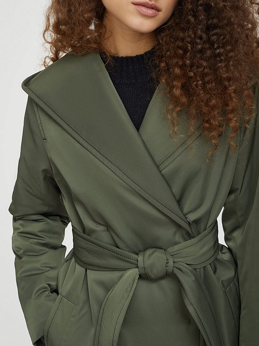 Утепленное пальто с поясом: фото №2