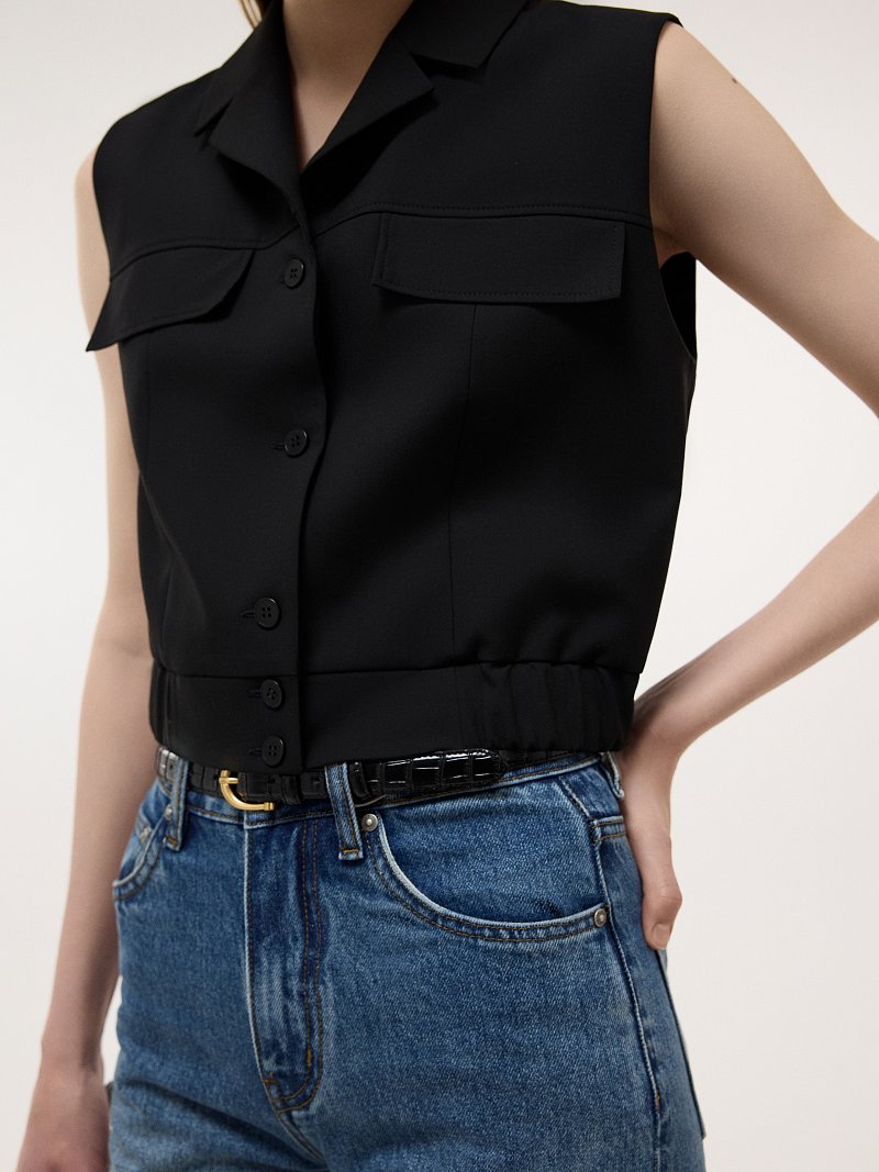 Укороченный жилет прямого кроя