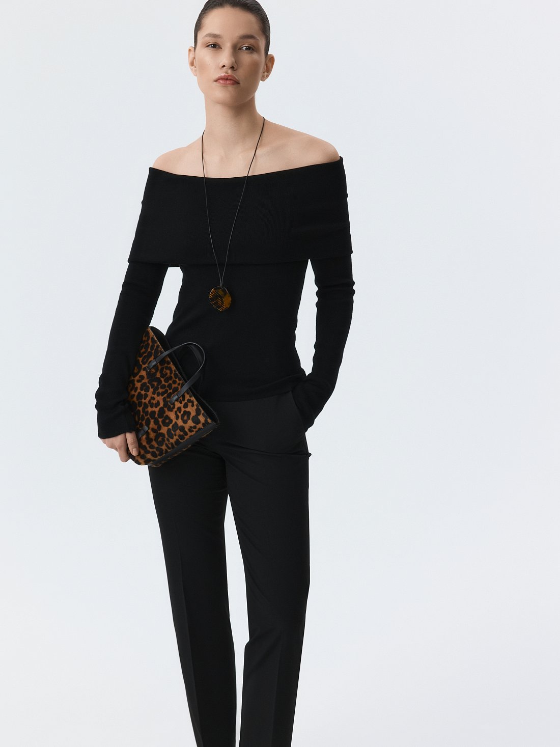 Зауженные брюки со стрелками: фото №1