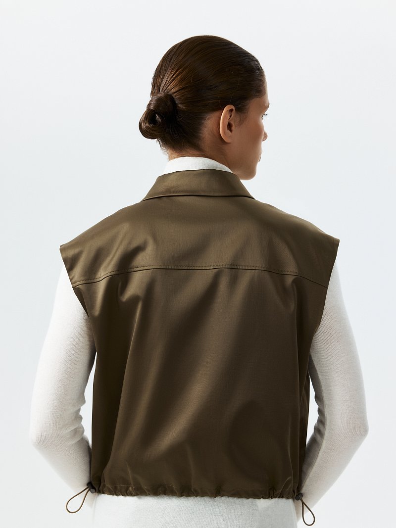 Атласный жилет на молнии