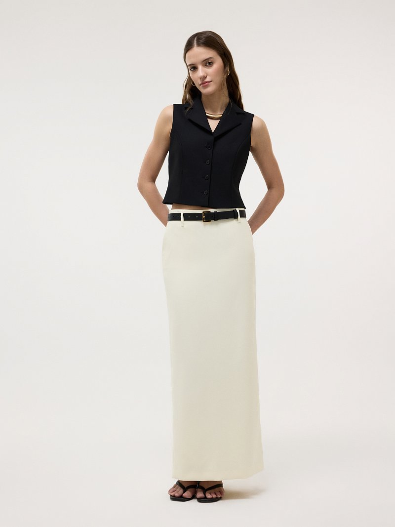 Укороченный приталенный жилет