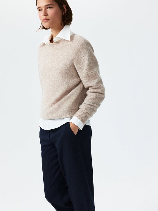 Укороченные брюки в полоску: фото №5