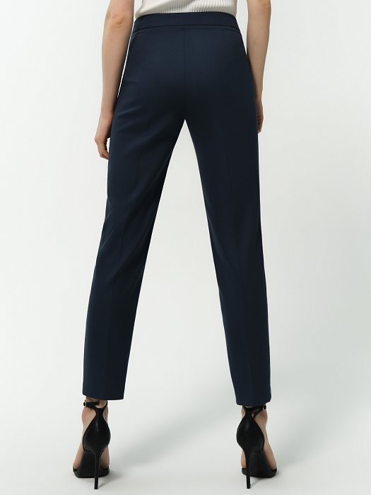 Зауженные брюки со стрелками: фото №6