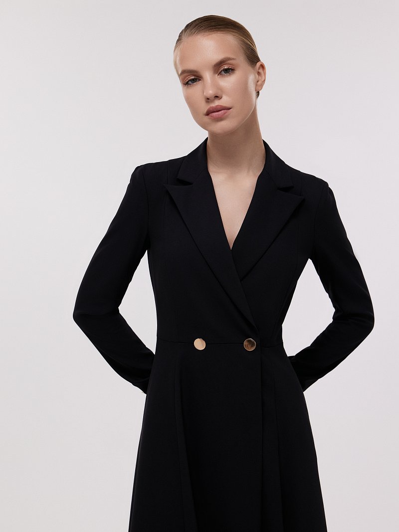 Платье на запах из костюмной ткани