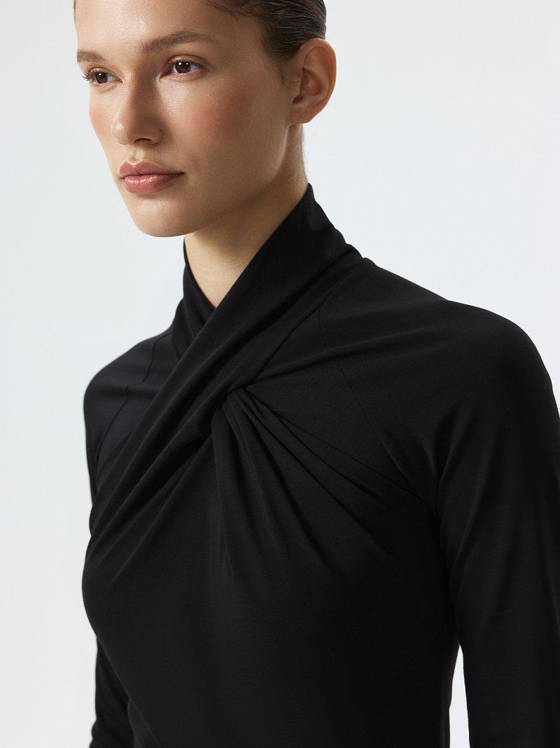 Лонгслив с горловиной на запах