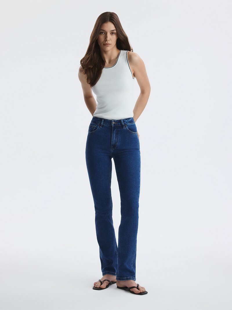Джинсы зауженного кроя
