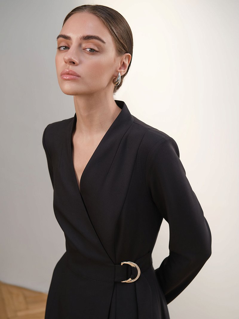 Платье-миди на запах