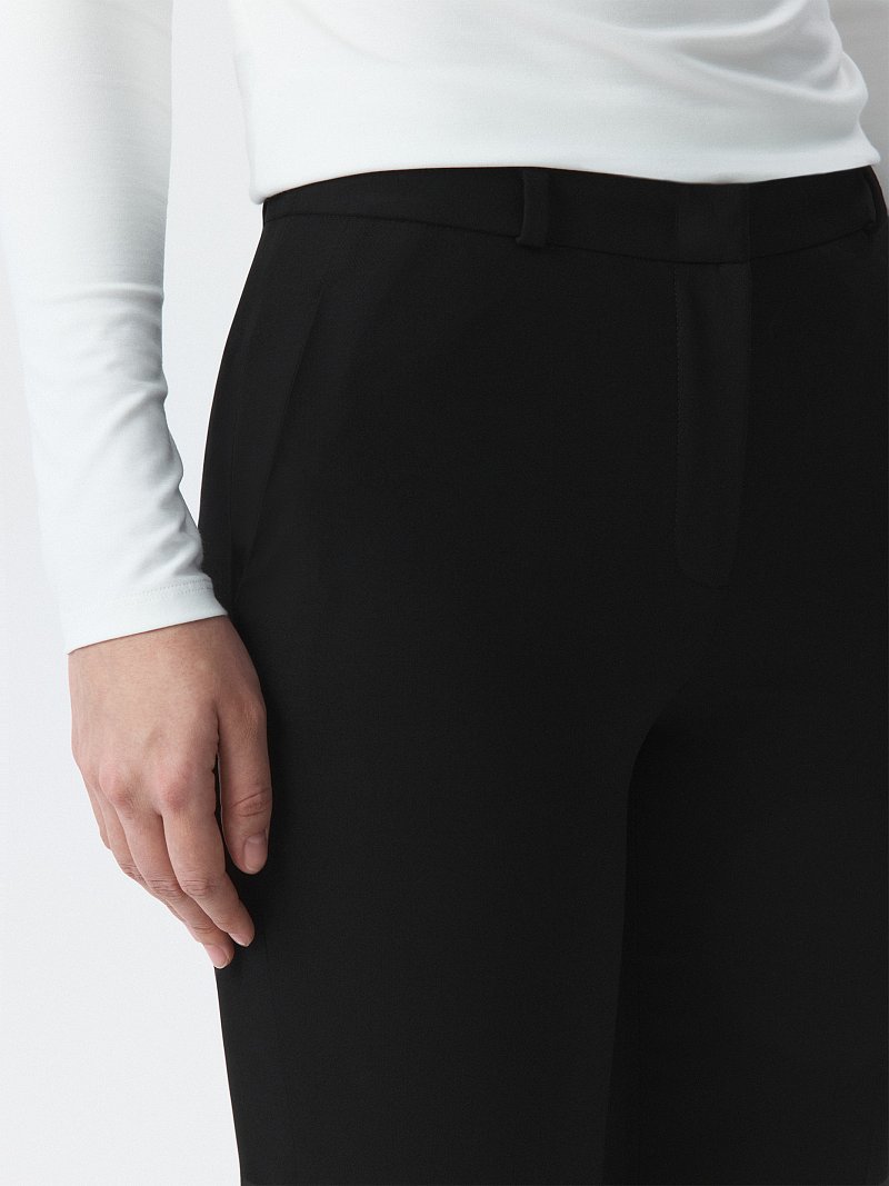 Костюмные брюки-клеш