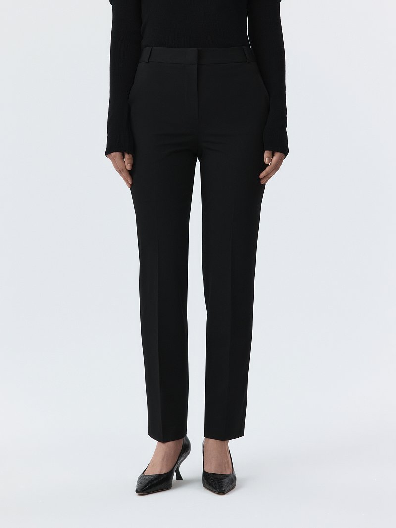 Зауженные брюки со стрелками