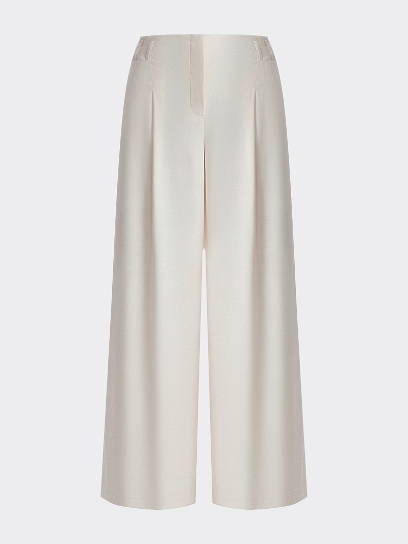 Широкие брюки с защипами