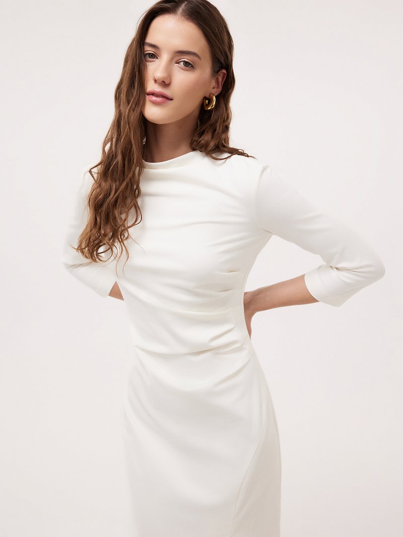 Платье-миди из трикотажа с рукавами 3/4