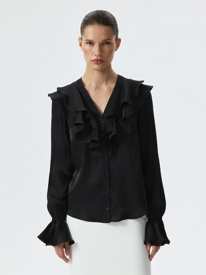 Атласная блуза с воланами