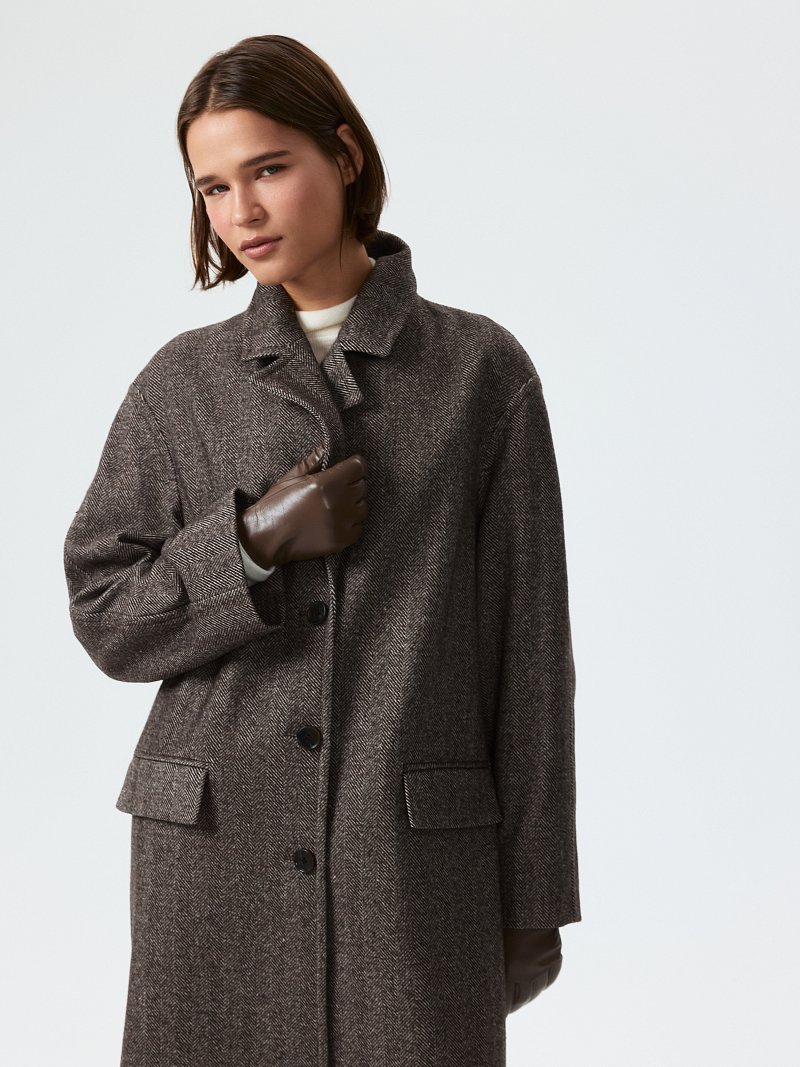 Пальто из шерстяного твида «в елочку»