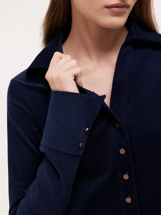 Приталенная рубашка из вельвета: фото №3