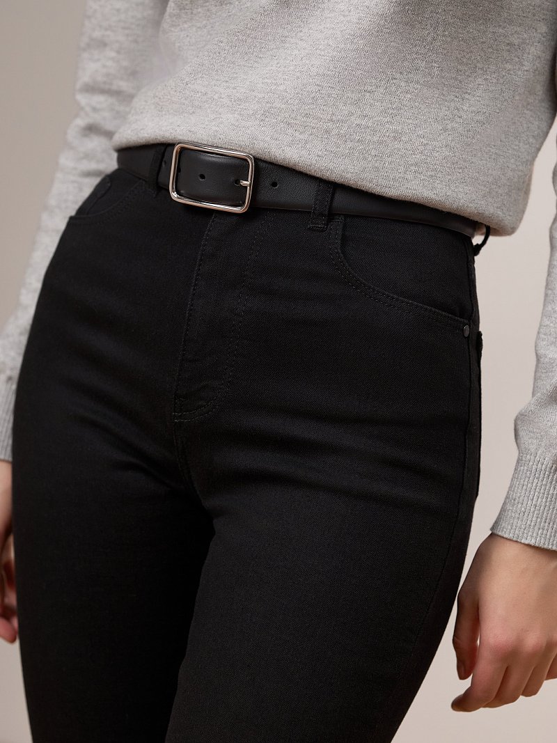 Джинсы расклешенного кроя