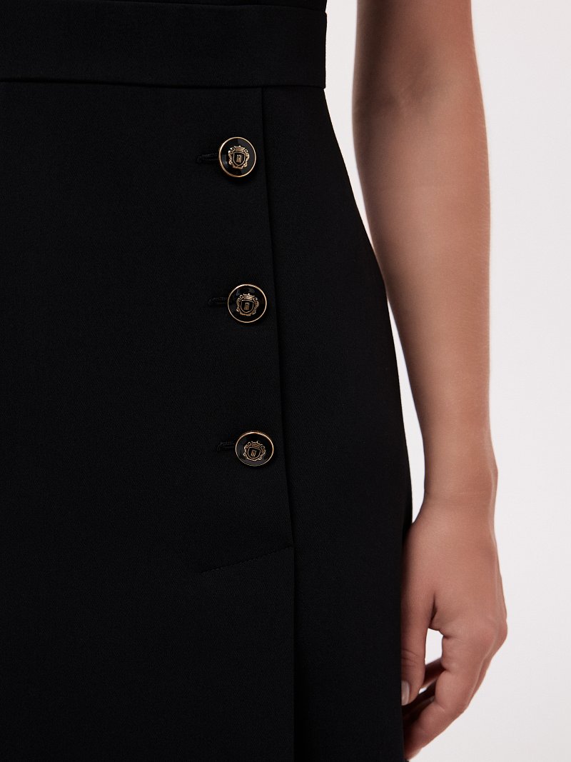 Платье с короткими рукавами