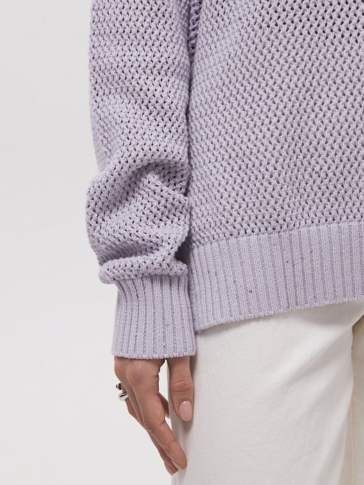 Вязаный пуловер с пайетками: фото №2