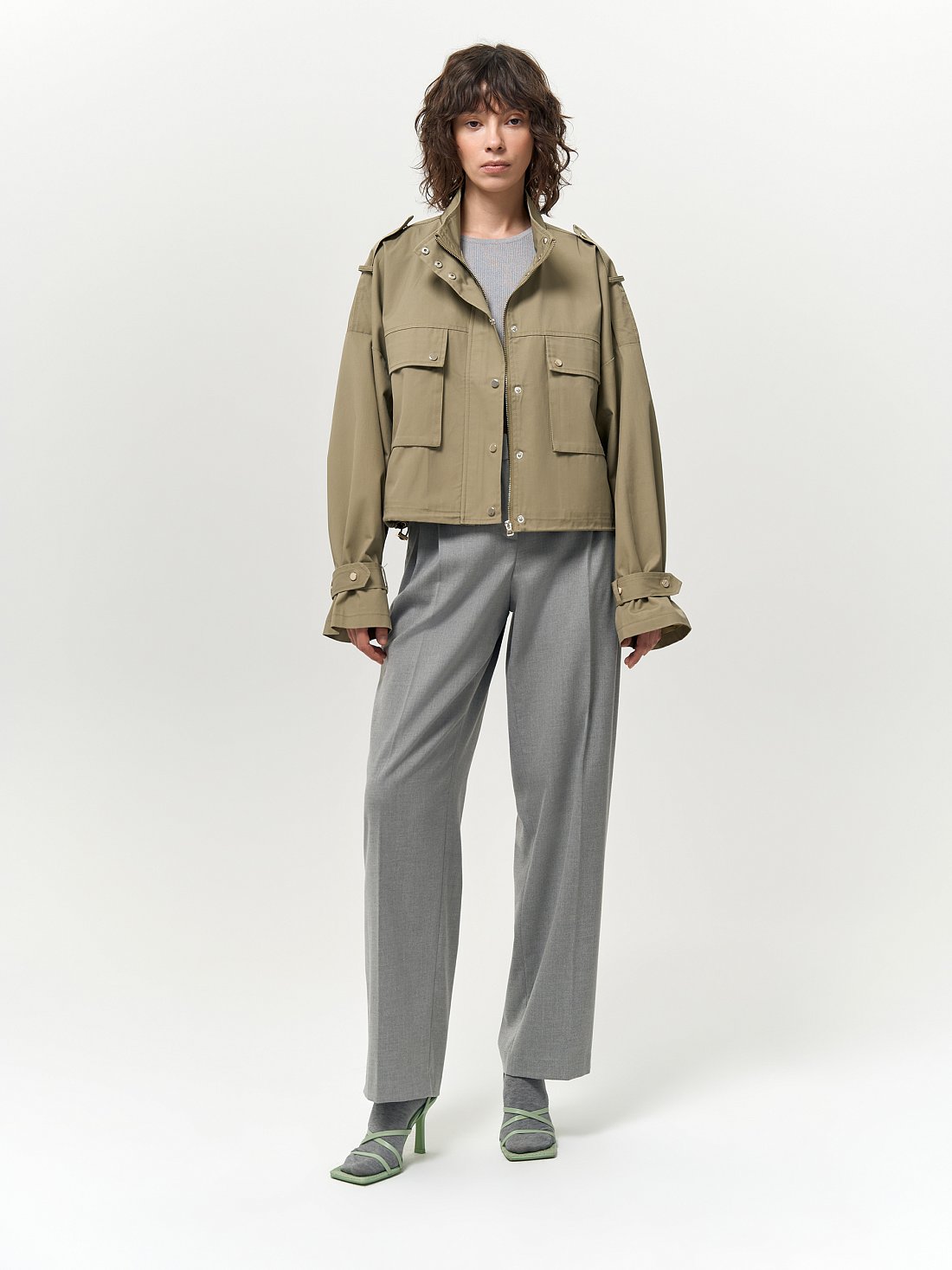 Укороченная куртка оверсайз: фото №1