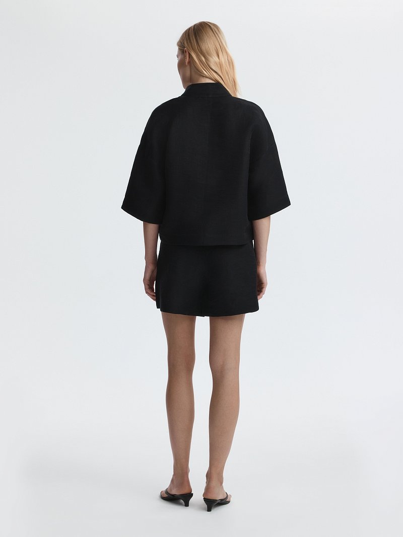 Льняной костюм с шортами