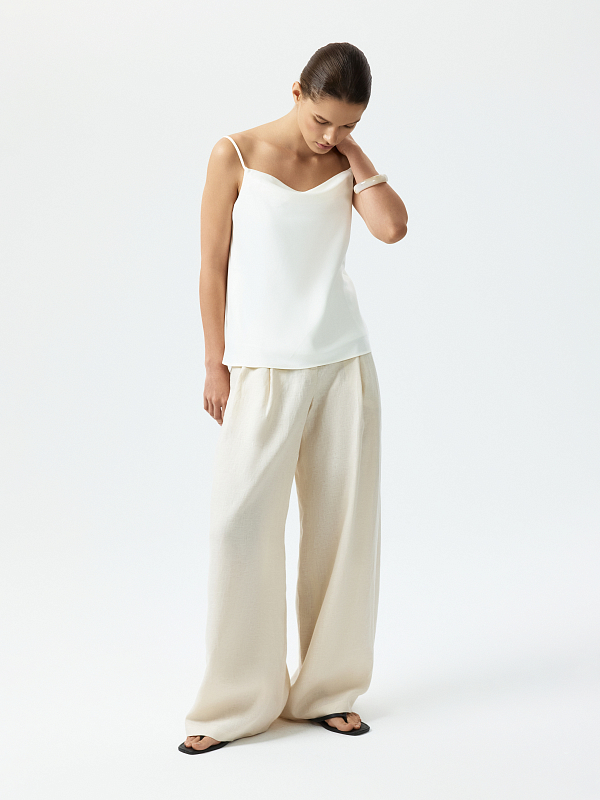 Атласный топ на бретелях