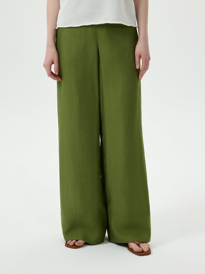 Широкие брюки на резинке