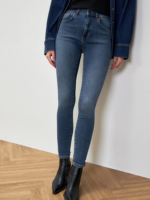Джинсы узкого кроя: фото №2
