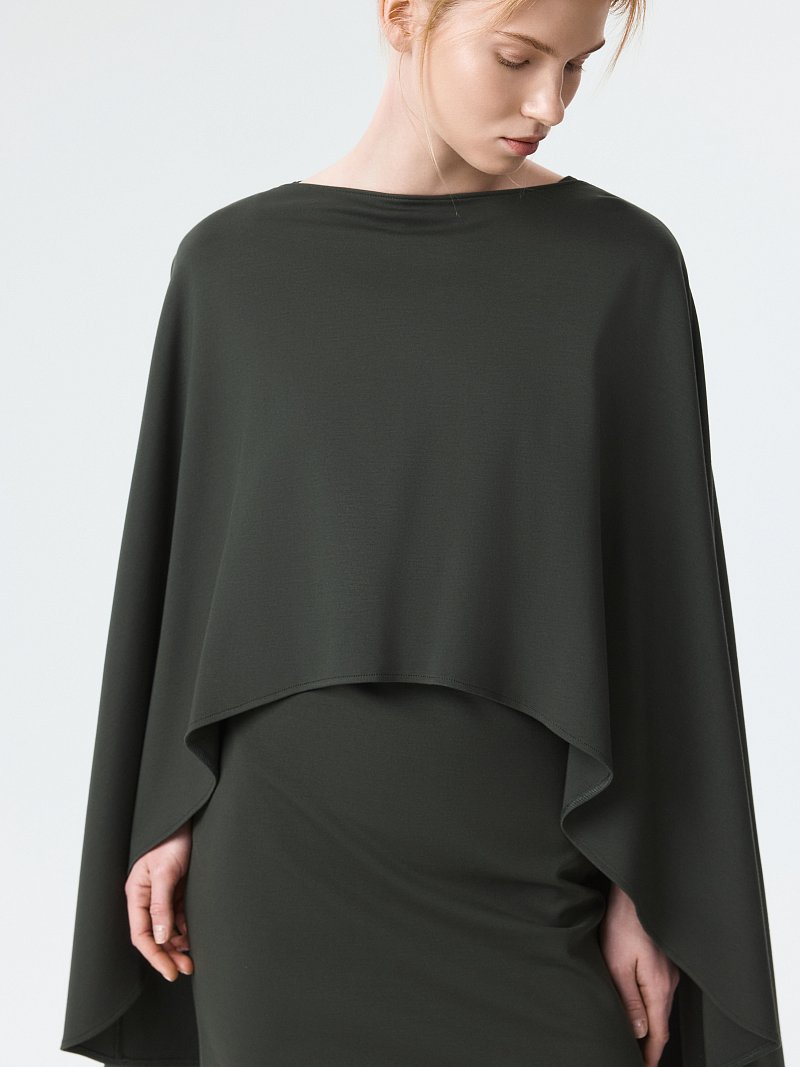 Трикотажное платье-мини с пончо