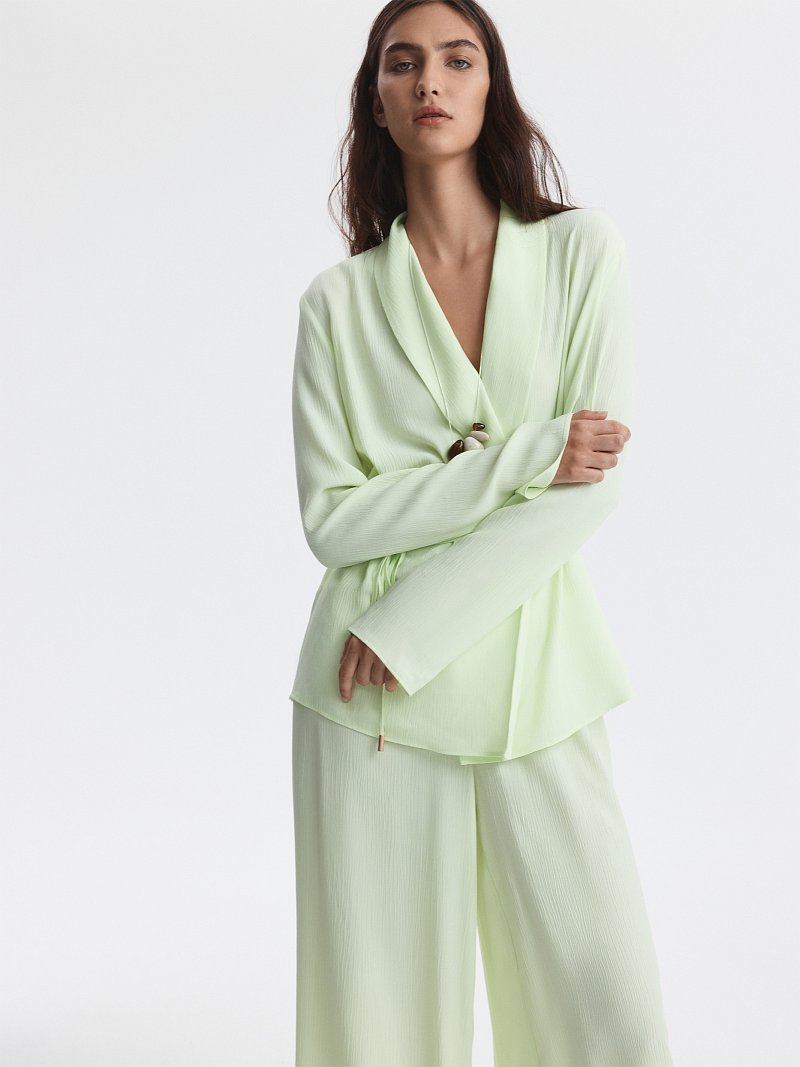 Костюм из вискозы