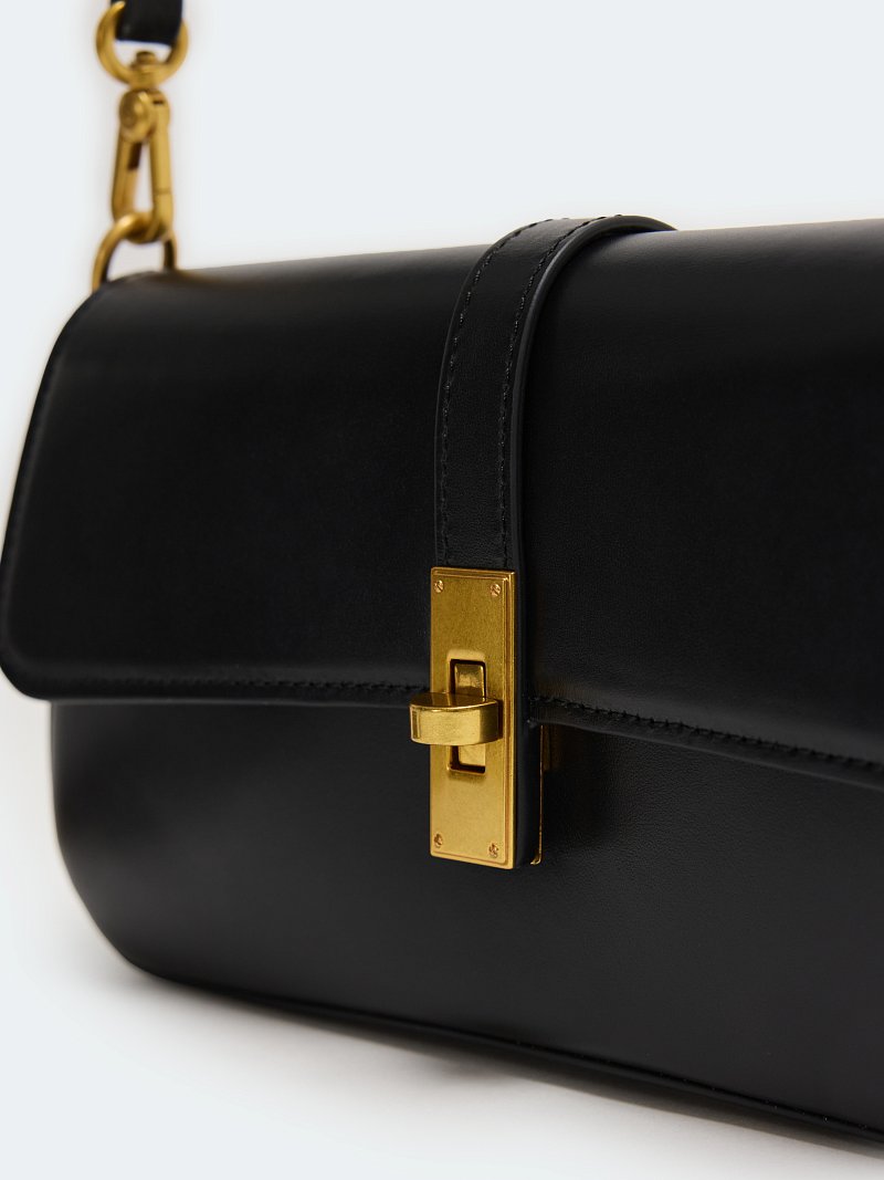 Сумка-багет из натуральной кожи