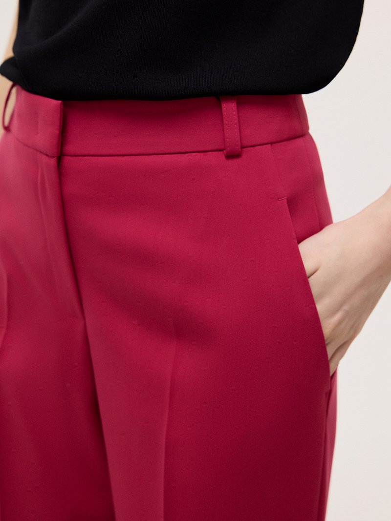 Классические брюки с высокой посадкой